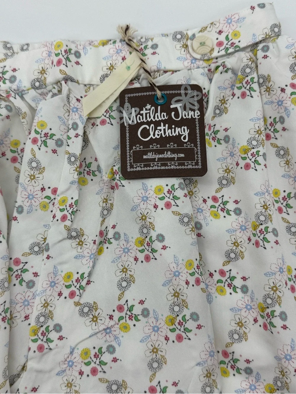NWT Matilda Jane Hello Lovely Flouncy Floral Shorts